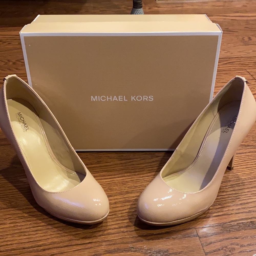 Michael Kors Davis Patent Pump - Picture 10 of 11